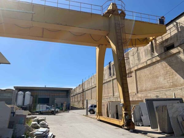 Gru a cavalletto D’Azzeo 30 Tons – 27+6+6 m